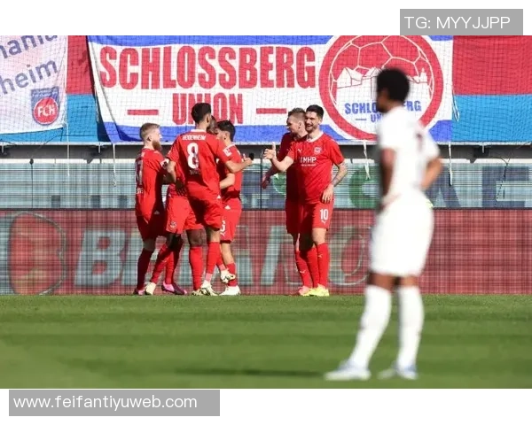 吉拉西短时间内连入两球助多特逆转胜利精彩表现令人瞩目