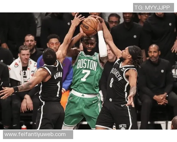 篮网队抵达澳门备战中国赛名宿卡特亲临助阵展现风采