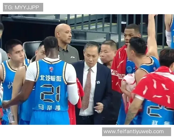 媒体人呼吁麦考尔更换伤病状态不佳现已腿部固定面临更大风险